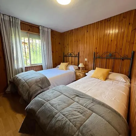 Casa En 5 Y 2 Plantas Holiday home Treceno